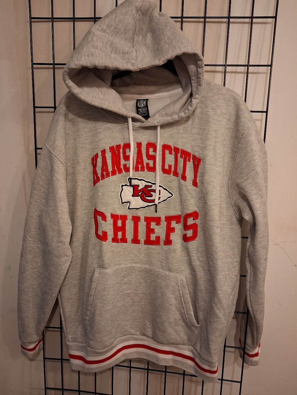 NFL Team Apparel Kansas City Chiefs - Embroidered Hoodie